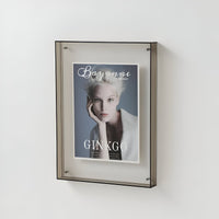 Grå