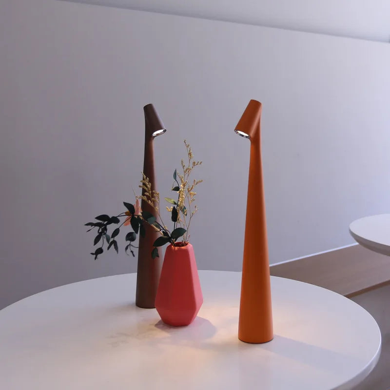Moderne Bordlampe | LED Skrivebordslampe med Berøringsdæmpning | Cordless Design til Praktisk Belysning